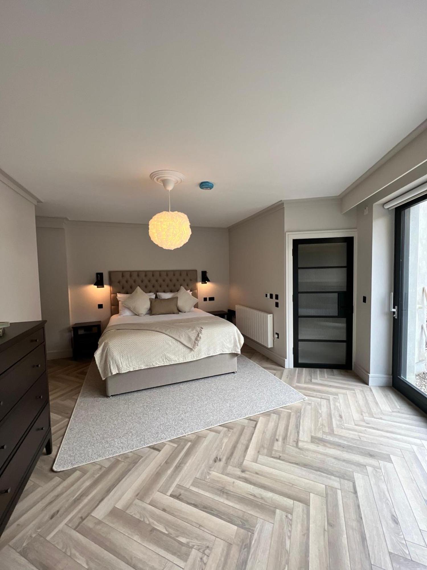The Glen Quarter Hotel Кинсейл Екстериор снимка